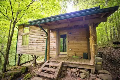 Image de Tadpole ~ From Furniture Maker to Cozy-Hide-Away