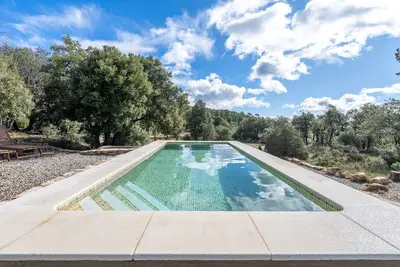 Image de Maison de vacances entière 'Mas De L'Arlequi' avec vue sur les montagnes, piscine privée et Wi-Fi