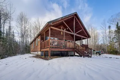 Image de Peaceful Bradford Cabin w/ Pond & Covered Deck!
