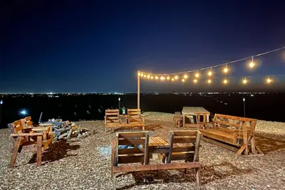 Image de Super Comfortable House on Horse Ranch, Barn and Picnic area with city views