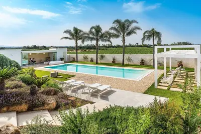 Image de Maison de vacances privée avec Wifi, climatisation, piscine privée, Tv, terrasse, parking