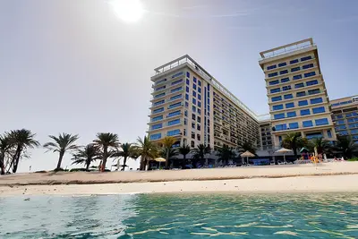 Image de Appartement de luxe, plage à Dubaï, 4 personnes.
