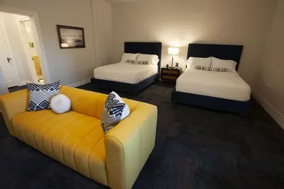 Image de Greyhound Inn - Double Queen Suite