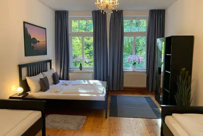 Image de Superior Apartment - Deutsche Villa 1. og. mit Gem. sauna und Garten - 130qm Superior Apartment -