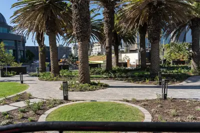 Image de Luxury 2 bedroom apartment, in the heart of century city.