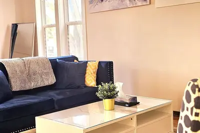 Image de 3 Bedroom 10min Walk to the UofA/Hospital.