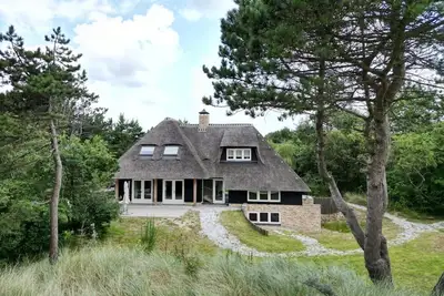 Image de Grauwe Duun, a beautiful villa for 10 people close to the beach entrance.