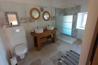 Image de Maison de campagne idéale pour les amoureux de nature, randonnée, vtt. Le calme