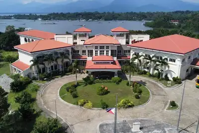 Image de 10 minutes away from the airport, and near to all tourist destination.