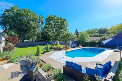 Image de Serene home heated pool close to wine trail large fenced yard