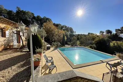 Image de Ô Coeur Des Ocres, appartement supérieur avec piscine