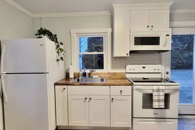 Image de Tiny House w\/ Loft 2 min. away from Town of Warsaw’s Main Street!