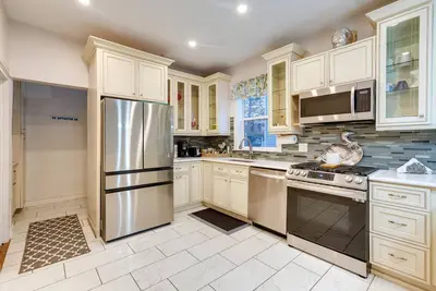 Image de Pet-Friendly Salem Apartment w/ Shared Deck!