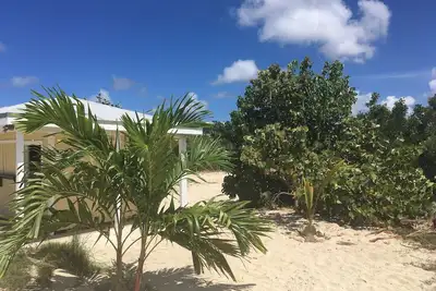 Image de Dickenson Bay Beachfront Loft Apartment with Stunning Views