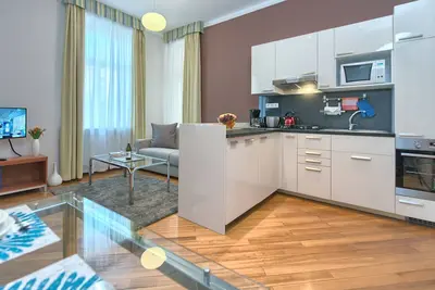 Image de Mas 401 - Historical Charm and Modern Comfort Studio Apartments on the Masna