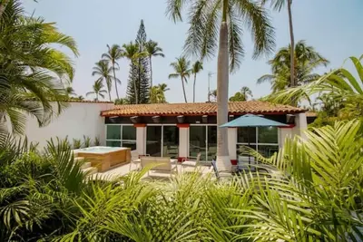 Image de Recovered from the hurricane! Bamboo La Tropical