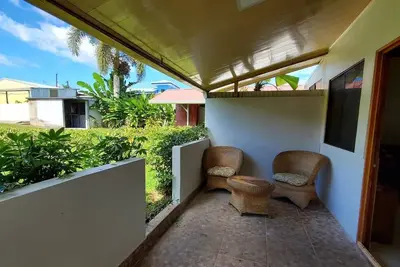 Sleeps 4 - Ac - Hot Water - Private House - Pool