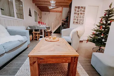 Image de Chalet refait à neuf, 200m du lac et piste cyclable, boulodrome babyfoot jeux.