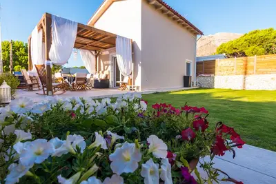 Image de Gorgeous Villa with Garden next to Stavros Beach