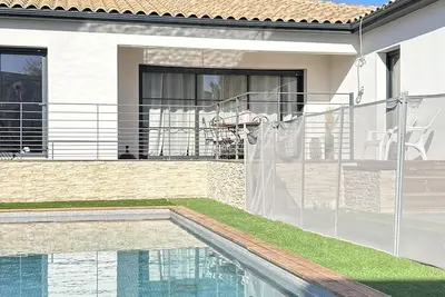 Image de Villa contemporaine avec piscine!