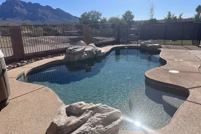 Image de Beautiful 5 Br w/Private Pool/hot tub, On golf course! Lowered cleaning fees!