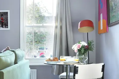 Image de Charming Cottage Flat in Battersea- London