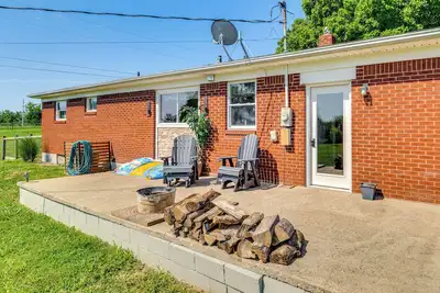 Image de 7 Mi to Depot District: Pet-Friendly w/ Fire Pit