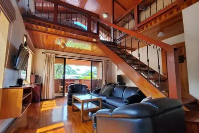 Sleeps 4 - Ac - Hot Water - Volcano Views - Pool