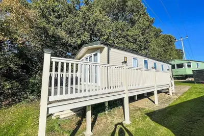 Image de Beautiful 8 berth caravan at Valley Farm Holiday Park, Essex ref 46362v