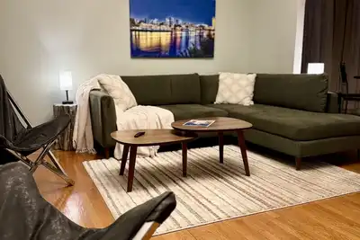 Image de Midtown Flat: Steps from Ice Blocks Shops
