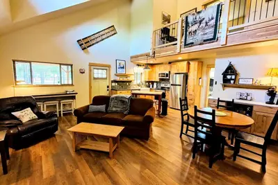 Image de Your gateway to adventure: 5 minutes to SunRiver Village and 25 to Mt. Bachelor!