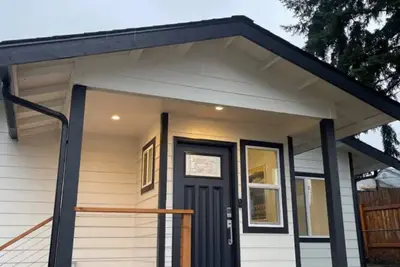 Image de Newly Remodeled Cozy Coastal Bremerton Bungalow! Fenced Pet-Friendly Yard!