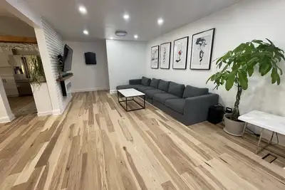 Image de 2 Bedroom, 1 bath home in Ottawa, Riverside Park South, Parking Included