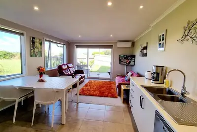 Image de Clarks Beach Getaway. Modern 2-bed apartment, close to great golf course