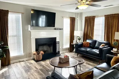 Image de Elegant Ellenwood home near I-675, I-75, & I-285.