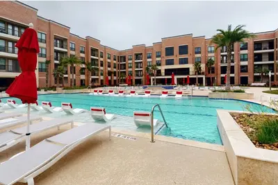 Image de This apt located at 4th floor with lake view and 2 minutes from katy mills mall