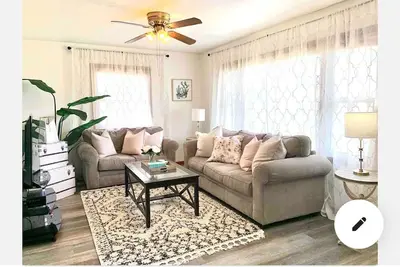 Image de Coastal Charm meets Farmhouse living in a cozy single-family. 8 min to Mayo.
