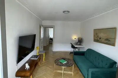 Image de Fully Furnished Entire Apartment in Prime Location with Easy Access to City's.