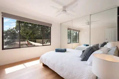 Image de Family fun, footsteps from the beach and pet friendly at Baylife Beach House