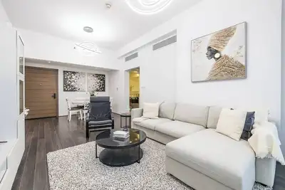 Image de J8 - Spacious 2 Bedroom near Media City