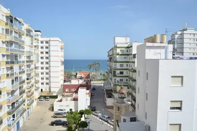 Image de Appartement Torre del Mar près de la plage avec 2 chambres et piscine