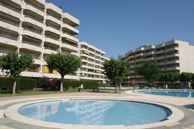 Image de Appartement à Salou proche plage avec piscine, jardin, et commodités à proximité