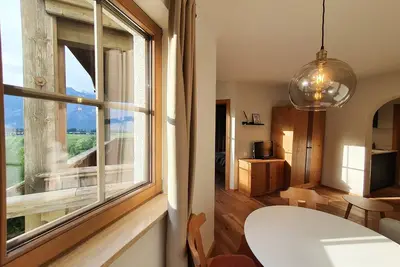 Image de \"Spacious apartment with a stylish look. \"