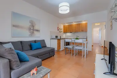Image de Appartement rénové pour 4 avec piscine et Ac