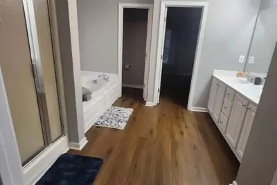 Image de lake front property in a beautiful subdivision