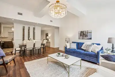Image de New Remodel Chalmers and Franklin Combination at the Historic Ta Bryson House