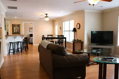Image de Cabin 401 at Grandpappy Point Resort & Marina