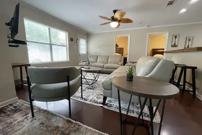 Image de Cabin 400 at Grandpappy Point Resort & Marina