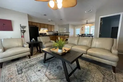 Image de Cabin 601 at Grandpappy Point Resort & Marina