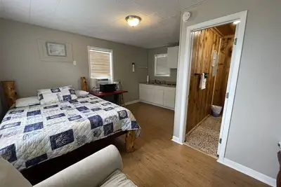 Quaint cabin at Little Mineral Marina: Cabin 3